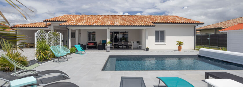 Maison neuve avec piscine et terrasse couverte à Pontonx sur l'Adour