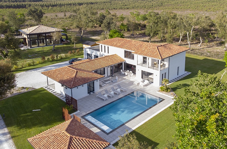 Maison moderne dans les Landes avec piscine
