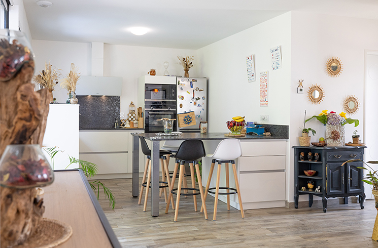 Cuisine ouverte d'une maison neuve à St Martin de Seignanx