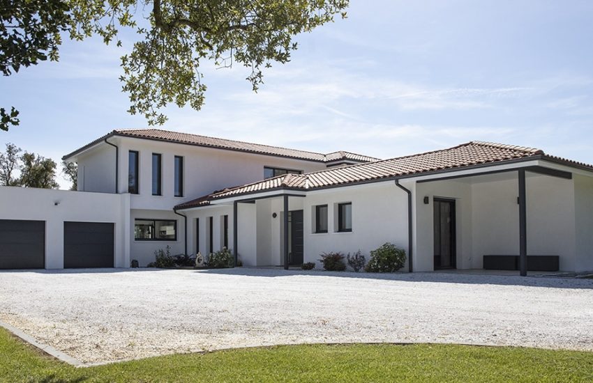 Sublime maison contemporaine en partie à étage avec garage toit plat